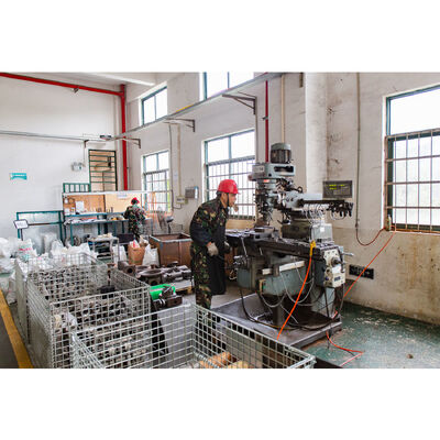 Pompa a membrana pneumatica in plastica con portata di 340L/M e garanzia di 1 anno